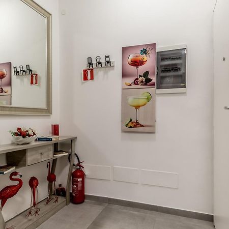 White Living R-Home Rome Exterior photo
