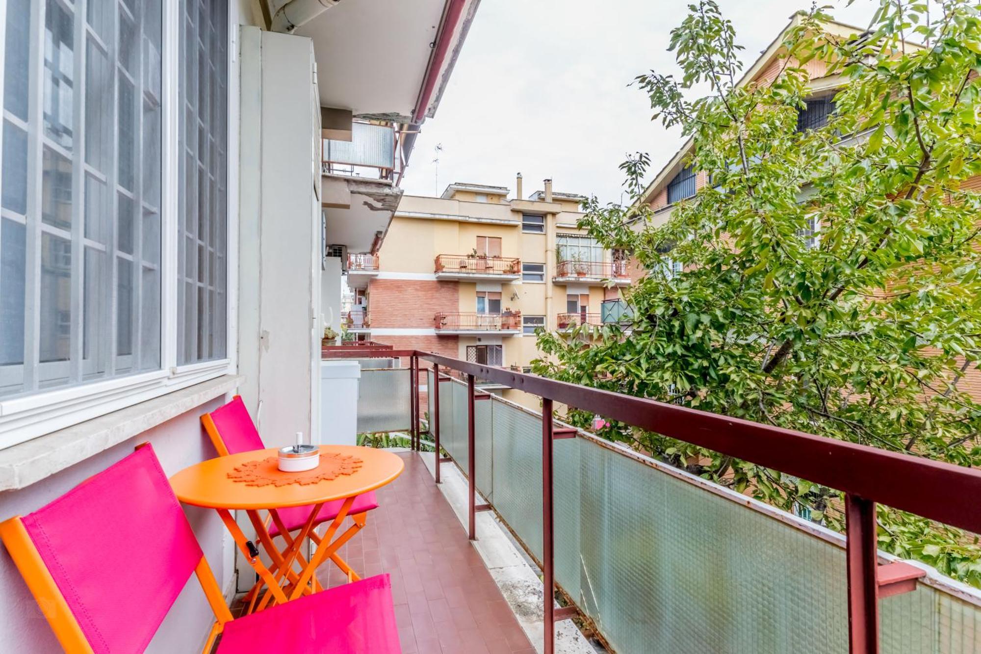 White Living R-Home Rome Exterior photo