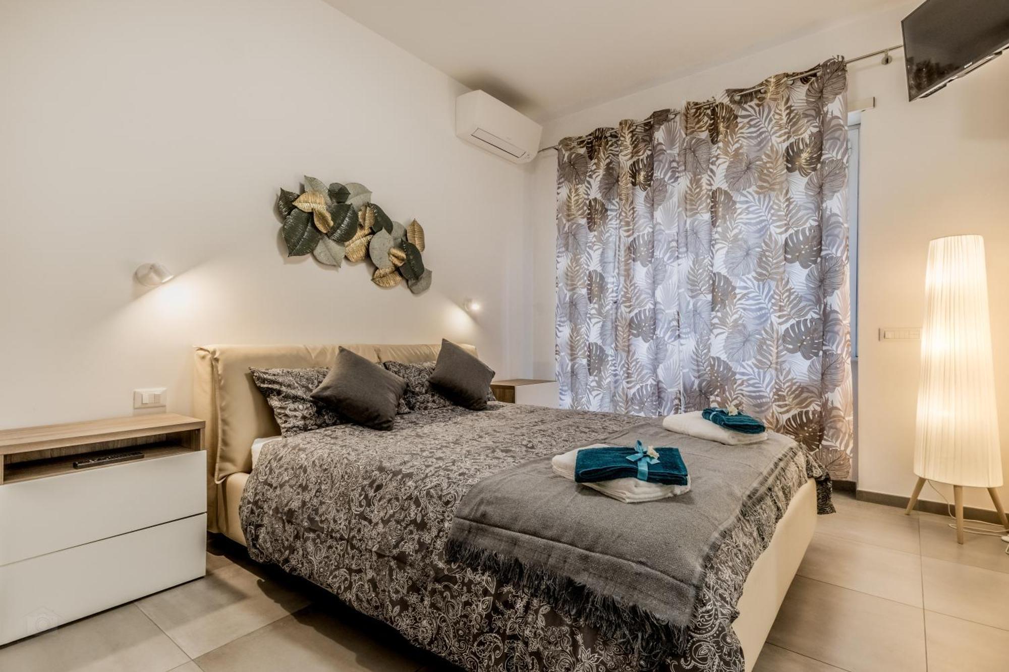 White Living R-Home Rome Exterior photo